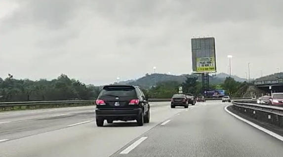 PLUS HIGHWAY - KM448.2 Nearby Rawang / Latar Toll